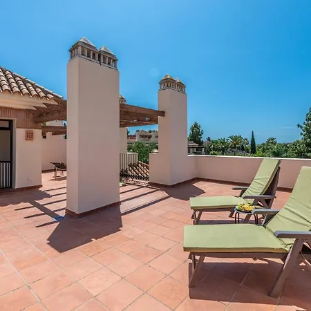 Modern And Spacious 2 Bdrm Penthouse - 3 Pools And Sea Views Marbella