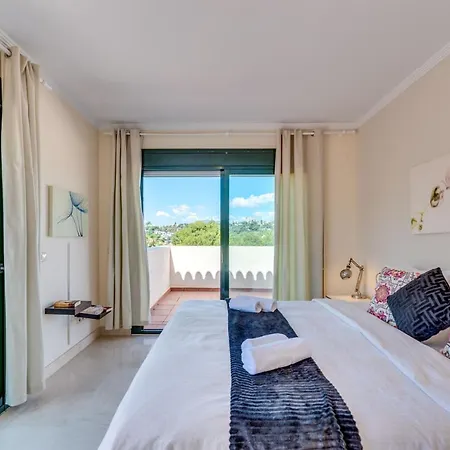 Apartmán Modern And Spacious 2 Bdrm Penthouse - 3 Pools And Sea Views