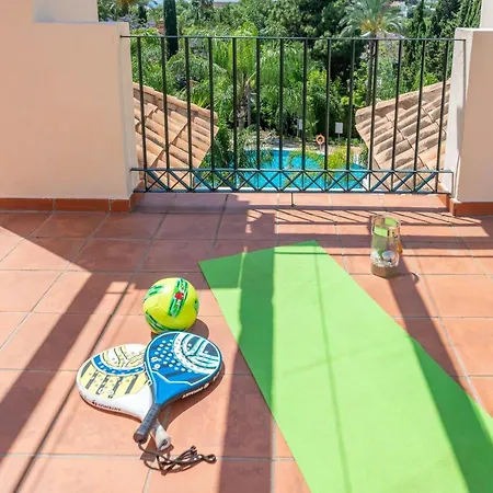 Modern And Spacious 2 Bdrm Penthouse - 3 Pools And Sea Views Apartman