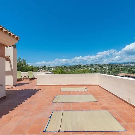 Modern And Spacious 2 Bdrm Penthouse - 3 Pools And Sea Views Marbella