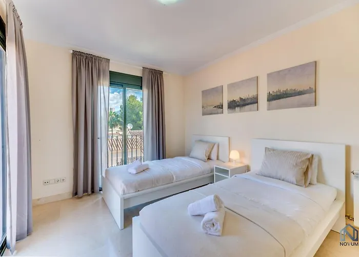 Modern And Spacious 2 Bdrm Penthouse - 3 Pools And Sea Views ماربيا