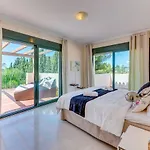 Διαμέρισμα Modern And Spacious 2 Bdrm Penthouse - 3 Pools And Sea Views *