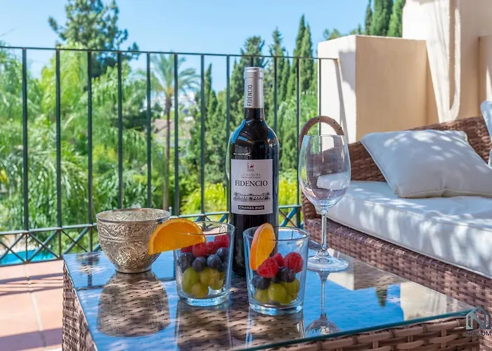 Modern And Spacious 2 Bdrm Penthouse - 3 Pools And Sea Views *