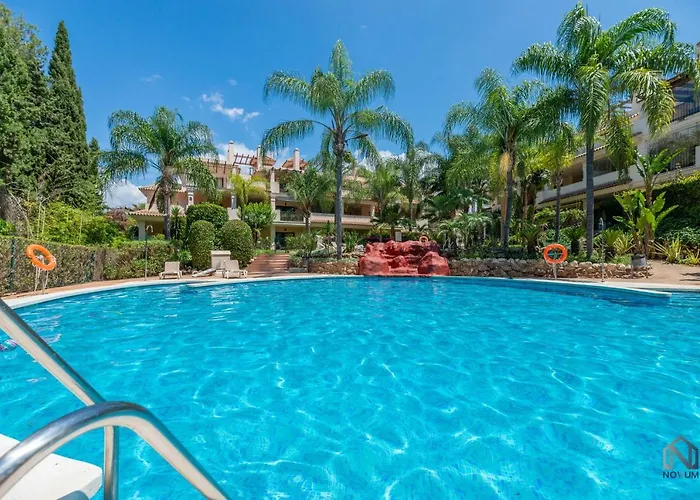 Modern And Spacious 2 Bdrm Penthouse - 3 Pools And Sea Views