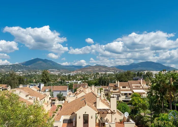 Modern And Spacious 2 Bdrm Penthouse - 3 Pools And Sea Views Apartament