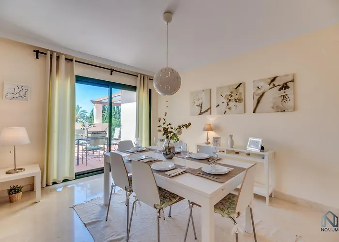 Modern And Spacious 2 Bdrm Penthouse - 3 Pools And Sea Views *